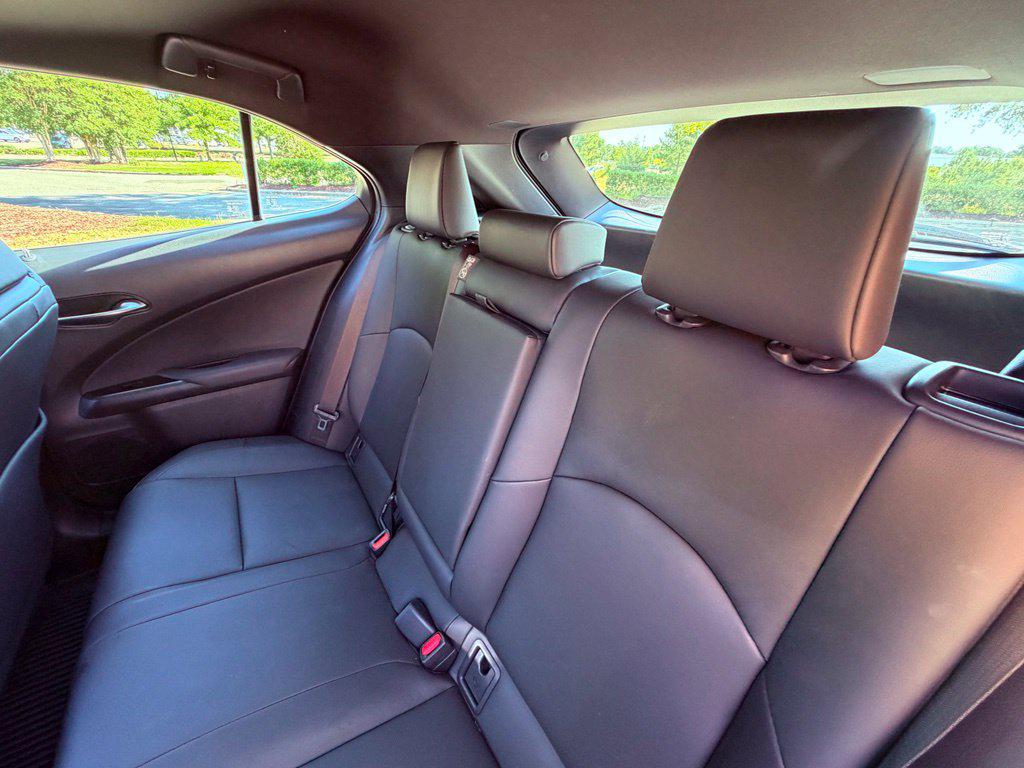 2025 Lexus UX 300H BASE 缩略图 14