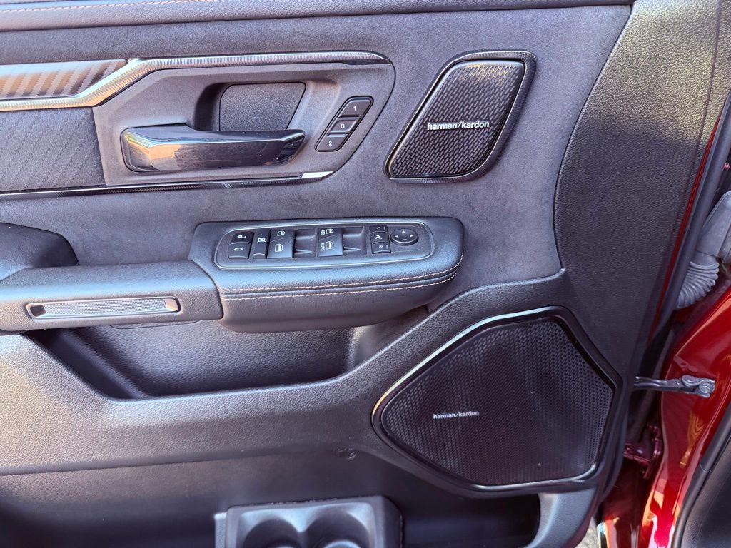 صورة مصغرة 23 لـ 2024 RAM 1500 TRX