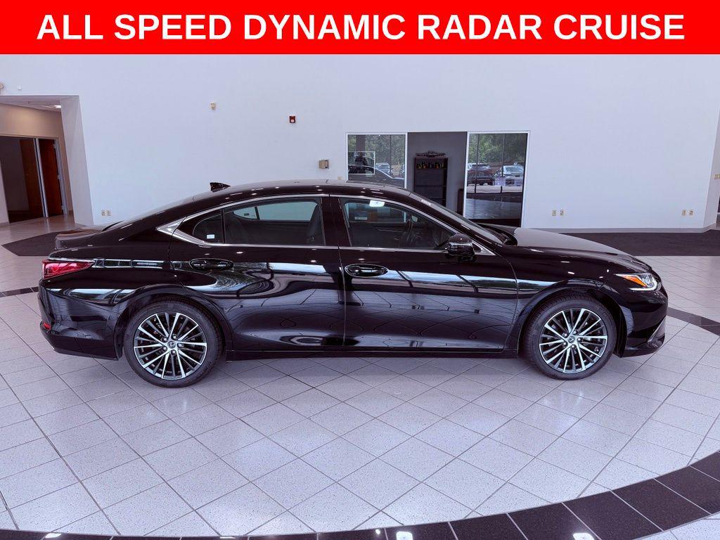 صورة 8 لـ 2025 Lexus ES 350 PREMIUM