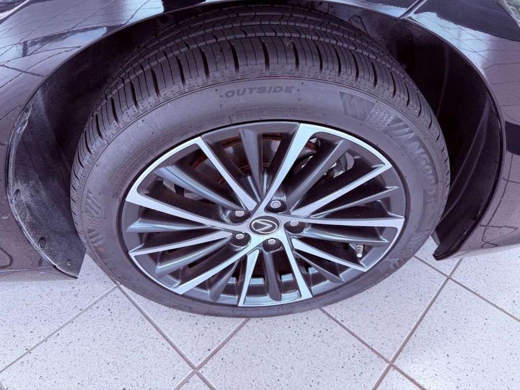 صورة مصغرة 15 لـ 2025 Lexus ES 350 PREMIUM