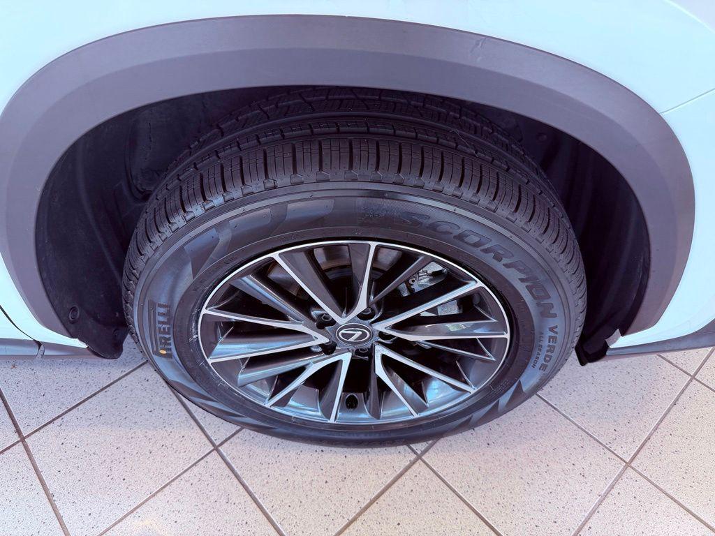 صورة مصغرة 16 لـ 2025 Lexus NX 250 PREMIUM