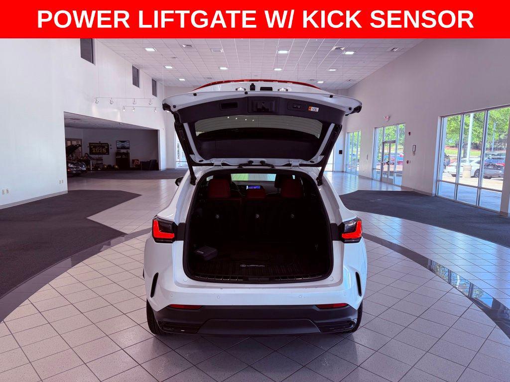 صورة 7 لـ 2025 Lexus NX 250 PREMIUM