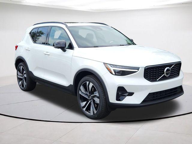 New 2026 Volvo XC40 B5 Ultra