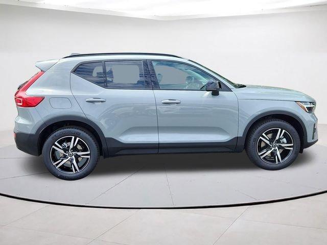 2026 Volvo XC40 B5 CORE 照片 9