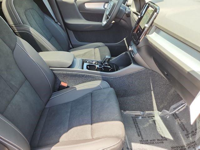 صورة مصغرة 24 لـ 2026 Volvo XC40 B5 ULTRA BLACK EDITION