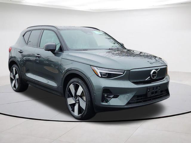 New 2026 Volvo EX40 Single Motor Extended Range Plus