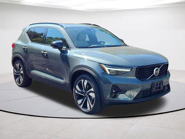 New 2026 Volvo XC40 B5 Ultra