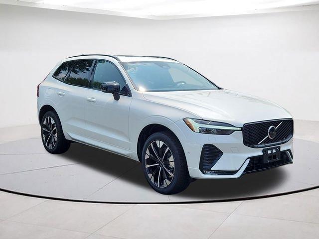 2026 Volvo XC60 B5 PLUS — фото 2