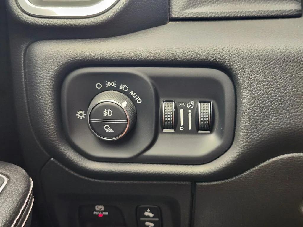 صورة مصغرة 23 لـ 2023 RAM 1500 LARAMIE