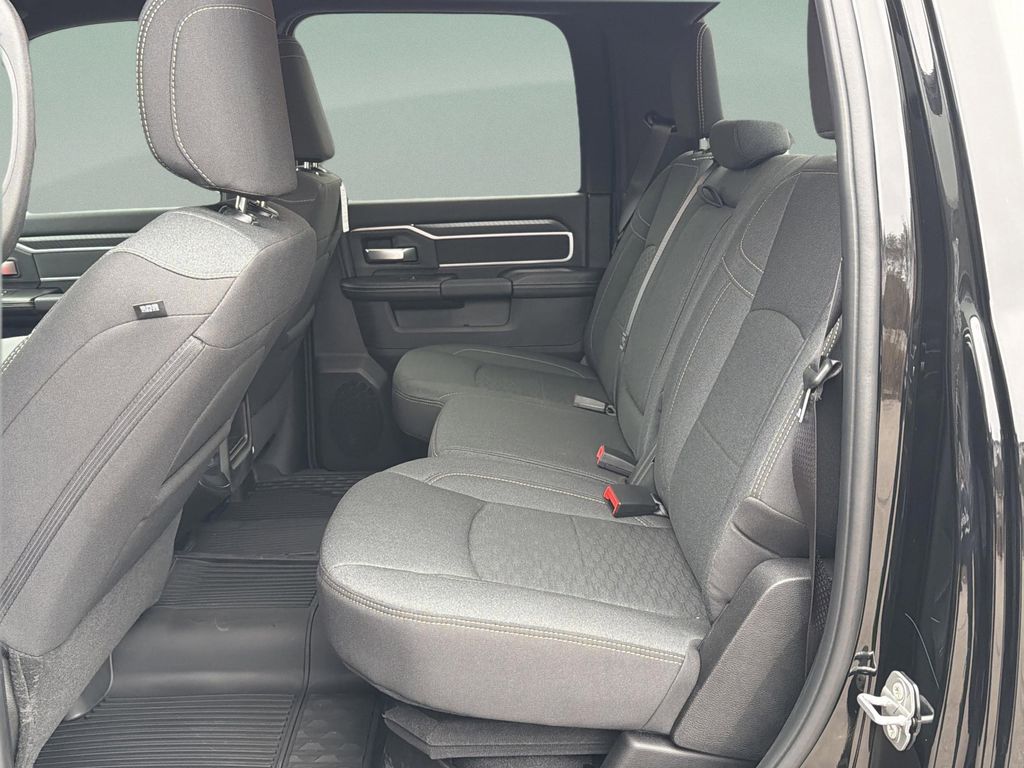 2025 RAM 2500 BIG HORN CREW CAB 4X4 6'4' BOX — миниатюра 28
