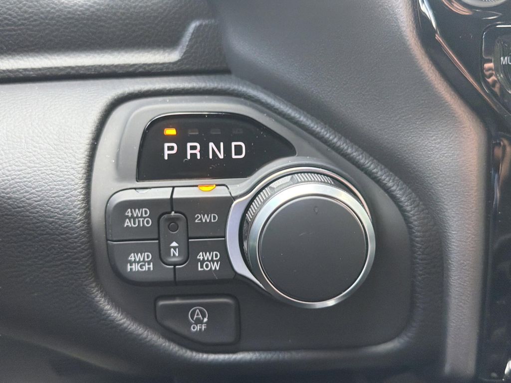 2026 RAM 1500 BIG HORN/LONE STAR thumbnail 14