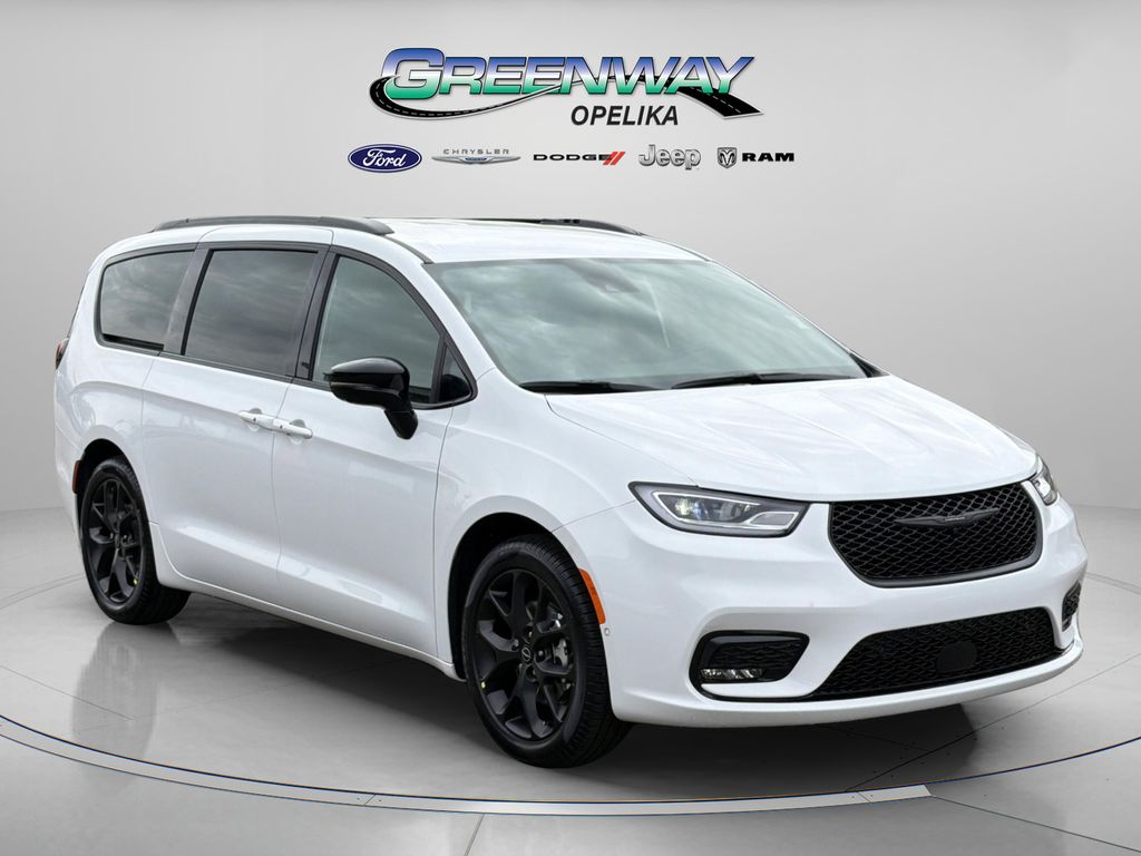 New 2026 Chrysler Pacifica L