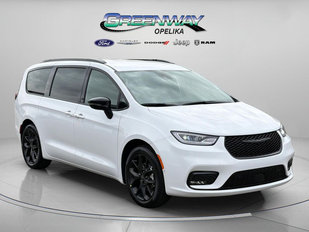 New 2026 Chrysler Pacifica L