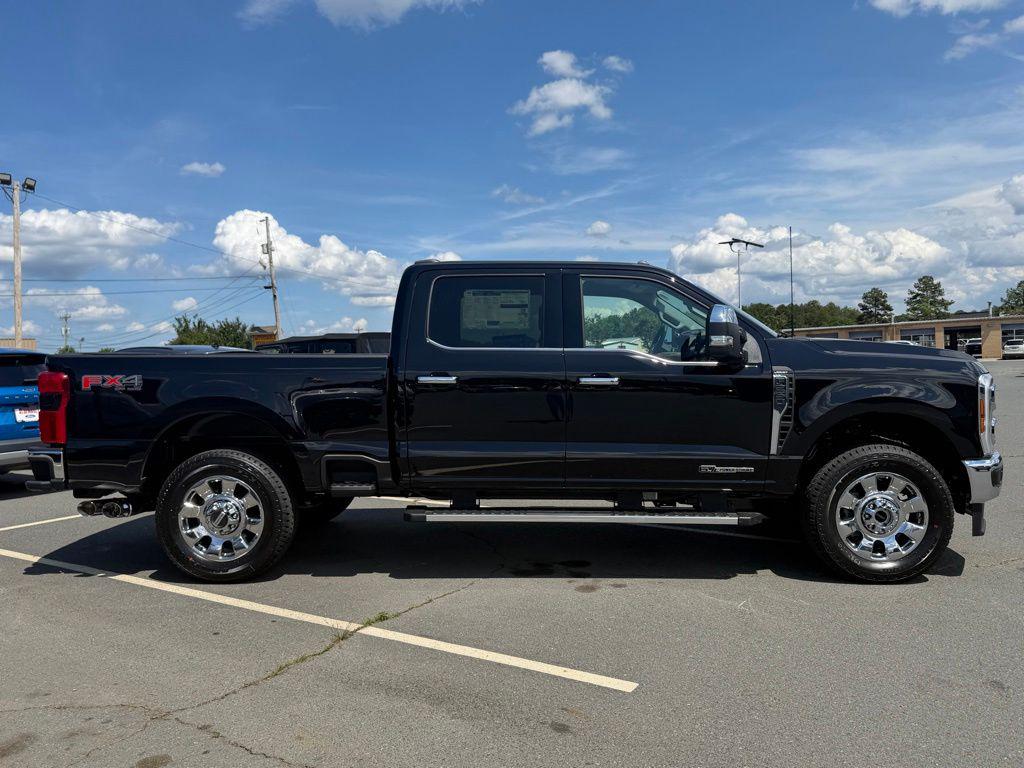 2026 FORD F-250 LARIAT 照片 2