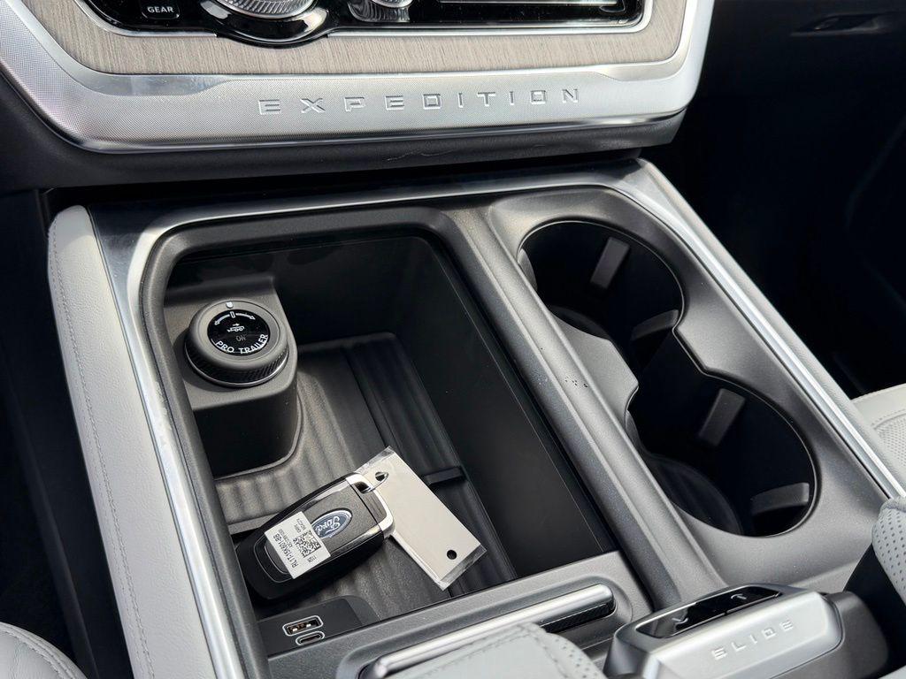 2026 FORD EXPEDITION PLATINUM — миниатюра 28