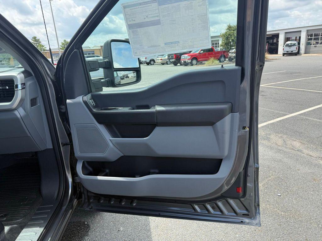 صورة مصغرة 30 لـ 2025 FORD F-350 XL