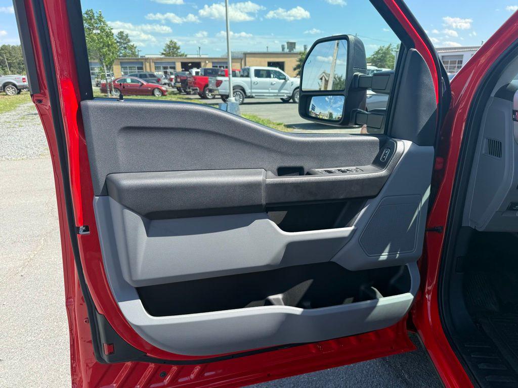 صورة مصغرة 13 لـ 2025 FORD F-250 XL