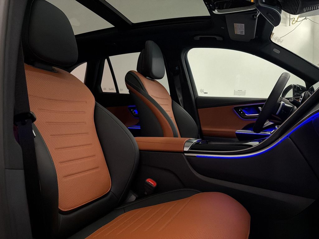 2026 Mercedes-BENZ GLC — миниатюра 31