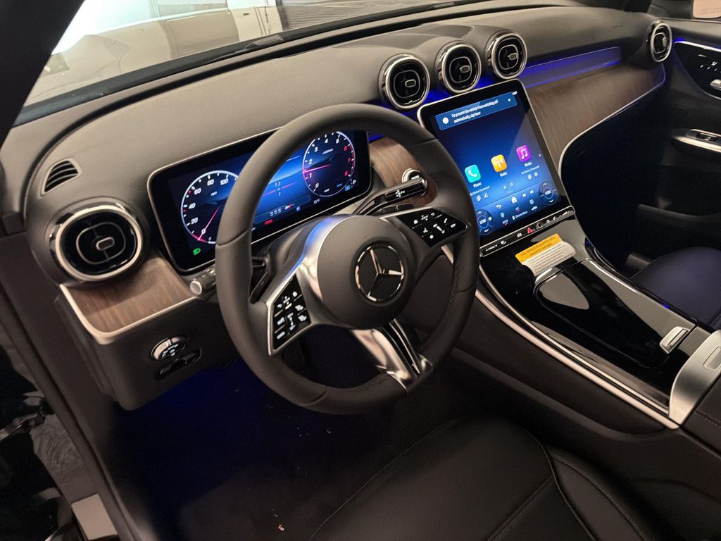 2026 Mercedes-BENZ GLC photo 4