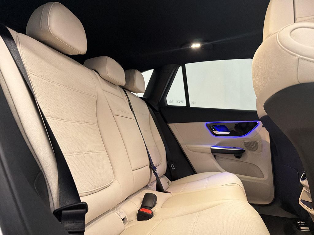 2026 Mercedes-BENZ GLC — миниатюра 29