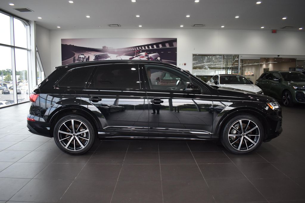 صورة 8 لـ 2024 AUDI Q7 55 PRESTIGE