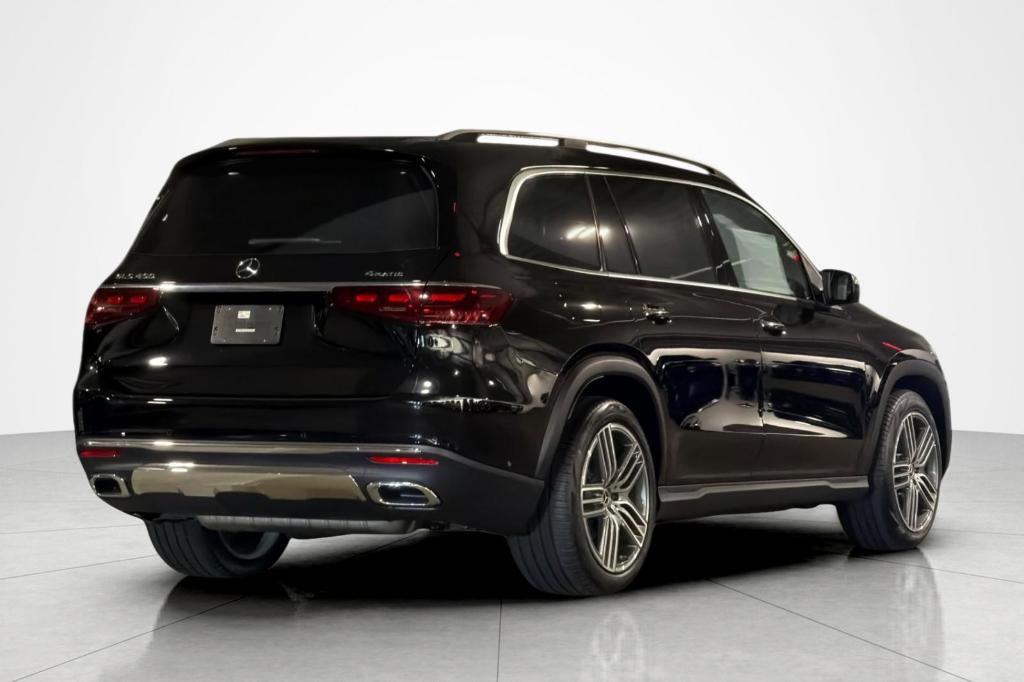 2026 Mercedes-BENZ GLS — фото 5