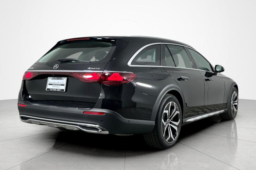 MERCEDES-BENZ E-CLASS - 5