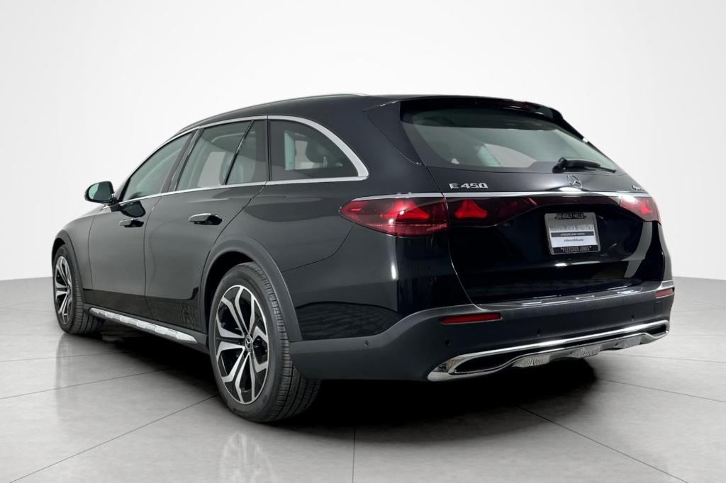 MERCEDES-BENZ E-CLASS - 3