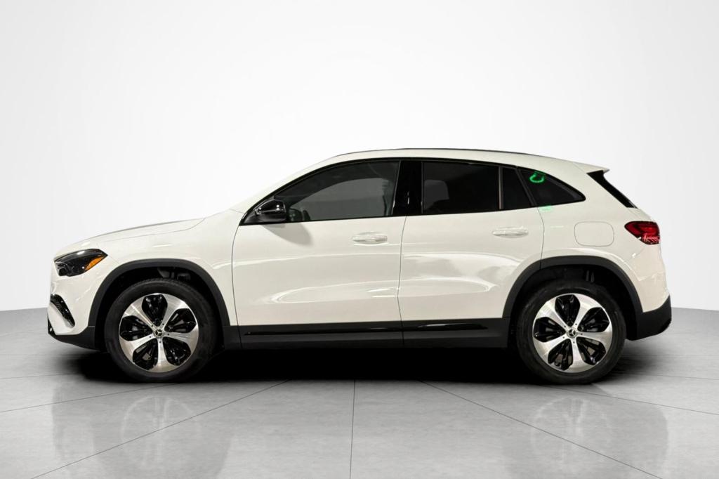 2026 Mercedes-BENZ GLA — фото 2