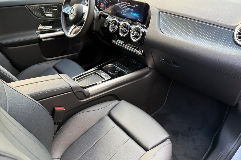 2026 Mercedes-BENZ GLA — миниатюра 15