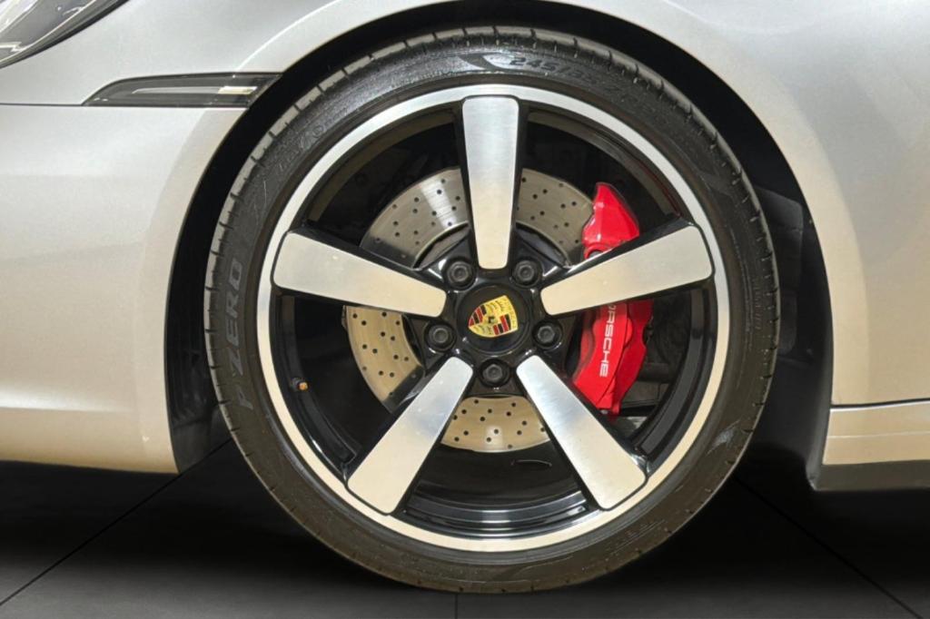 صورة 24 لـ 2020 Porsche 911 CARRERA S