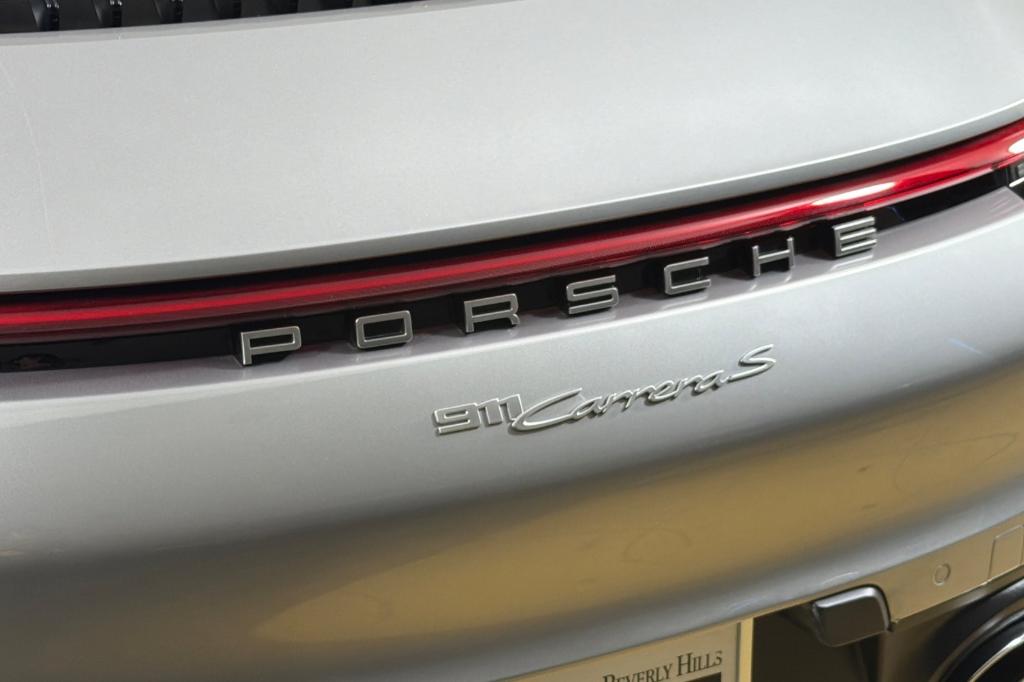 صورة 25 لـ 2020 Porsche 911 CARRERA S