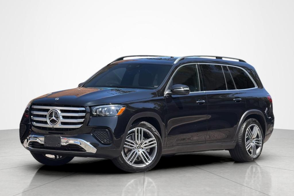 2026 Mercedes-BENZ GLS — фото 1