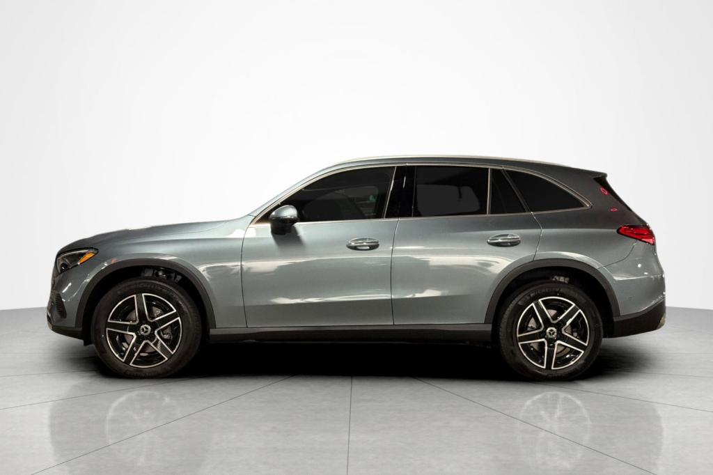 2026 Mercedes-BENZ GLC — фото 2