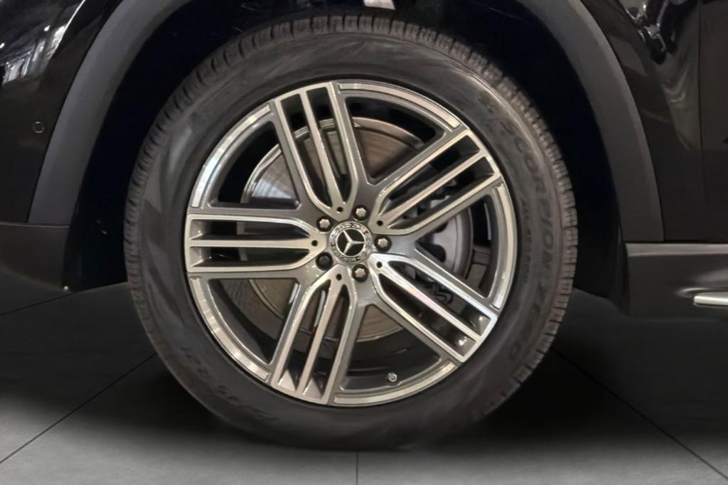 2026 Mercedes-BENZ GLS — миниатюра 27