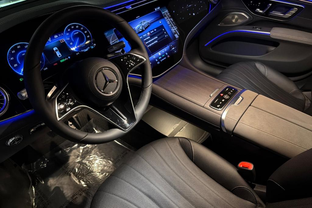صورة 9 لـ 2026 Mercedes-BENZ EQS