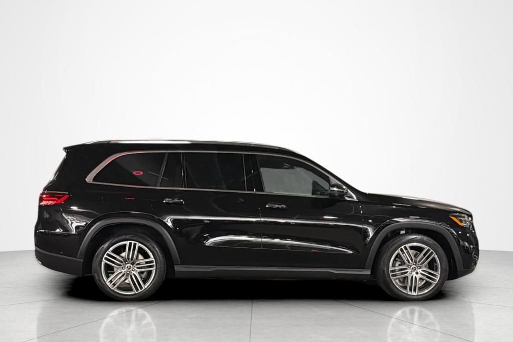 2026 Mercedes-BENZ GLS — фото 6