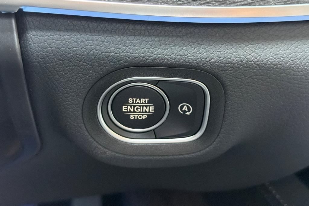 2026 Mercedes-BENZ GLE — миниатюра 22