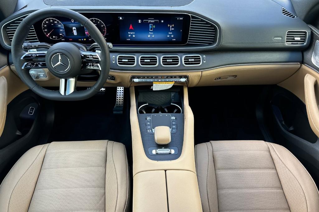 2026 Mercedes-BENZ GLS — миниатюра 12