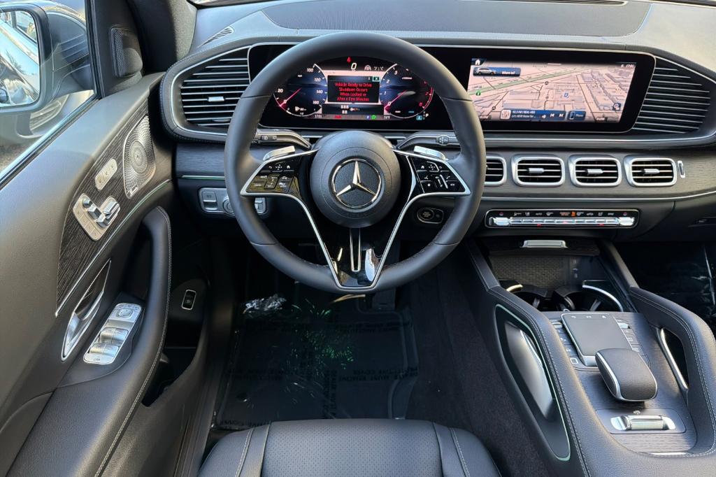 2026 Mercedes-BENZ GLS — миниатюра 13