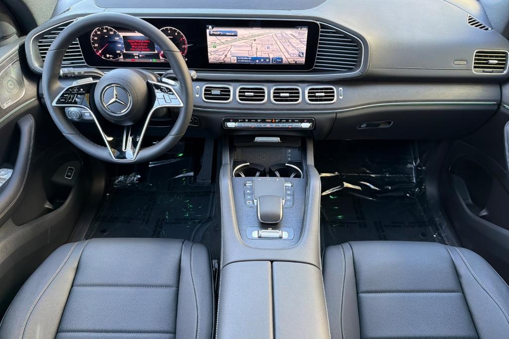 2026 Mercedes-BENZ GLS — миниатюра 12