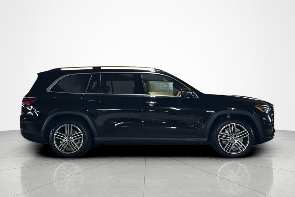 2026 Mercedes-BENZ GLS — фото 6