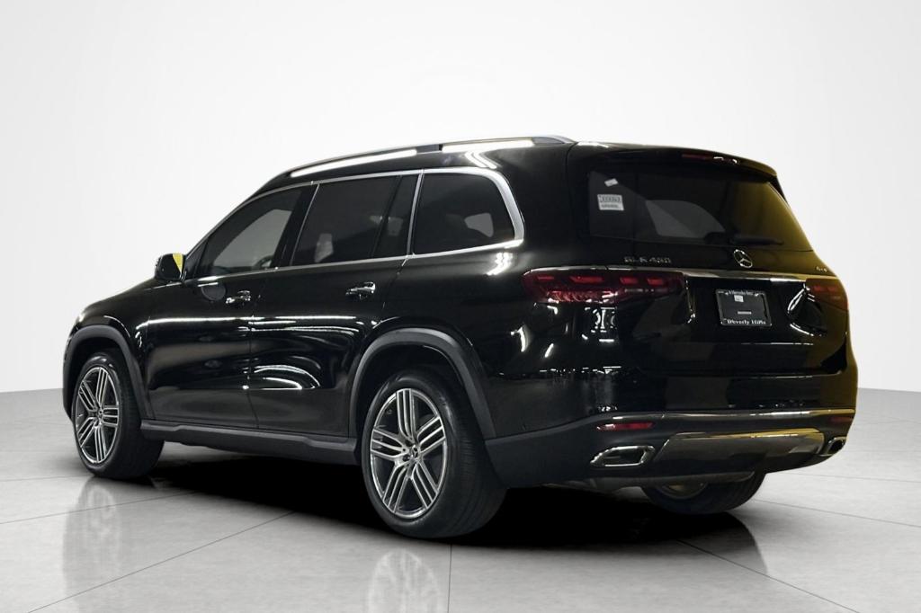 2026 Mercedes-BENZ GLS — фото 3