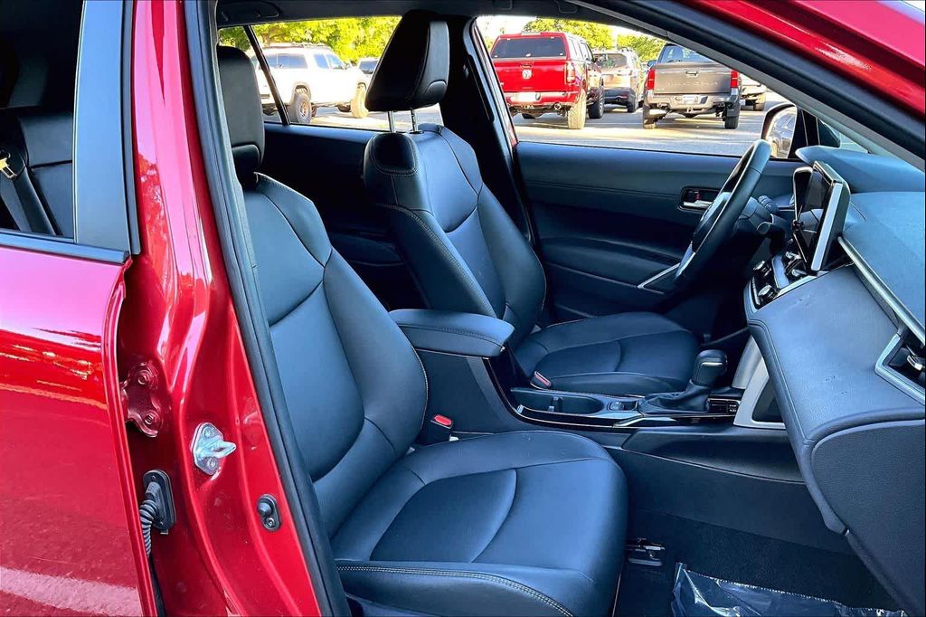 TOYOTA COROLLA CROSS - 8