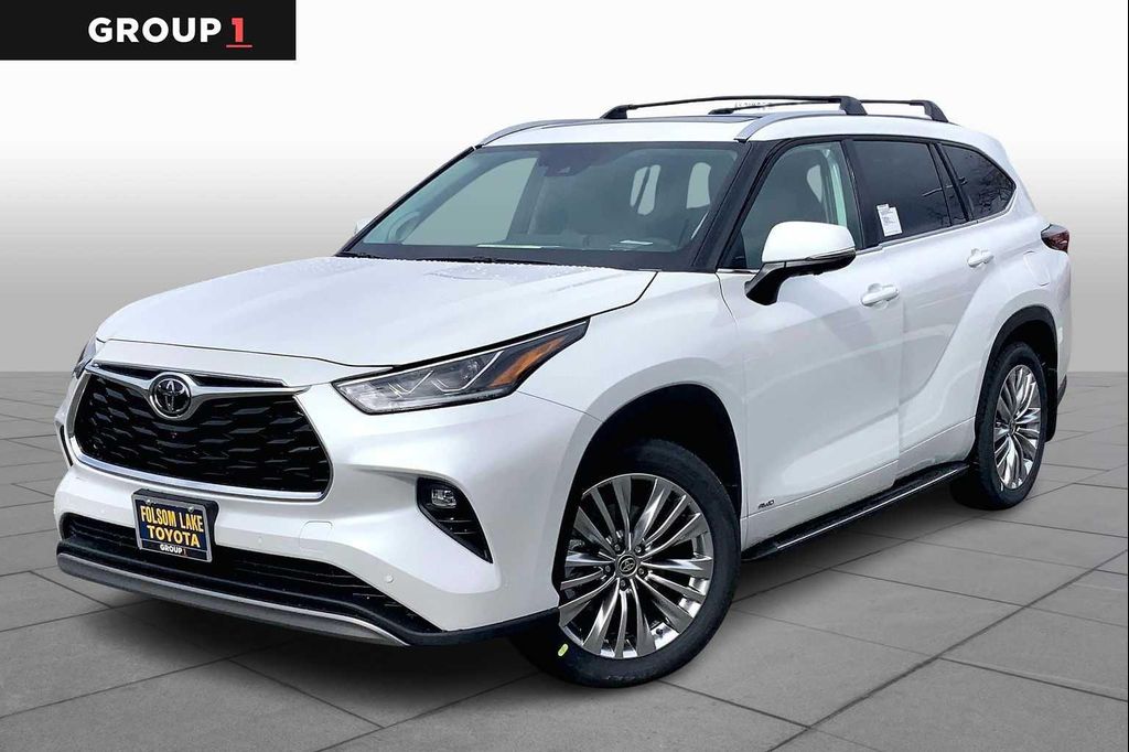 New 2026 Toyota Highlander Hybrid Platinum