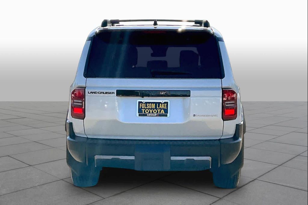 TOYOTA LAND CRUISER - 4