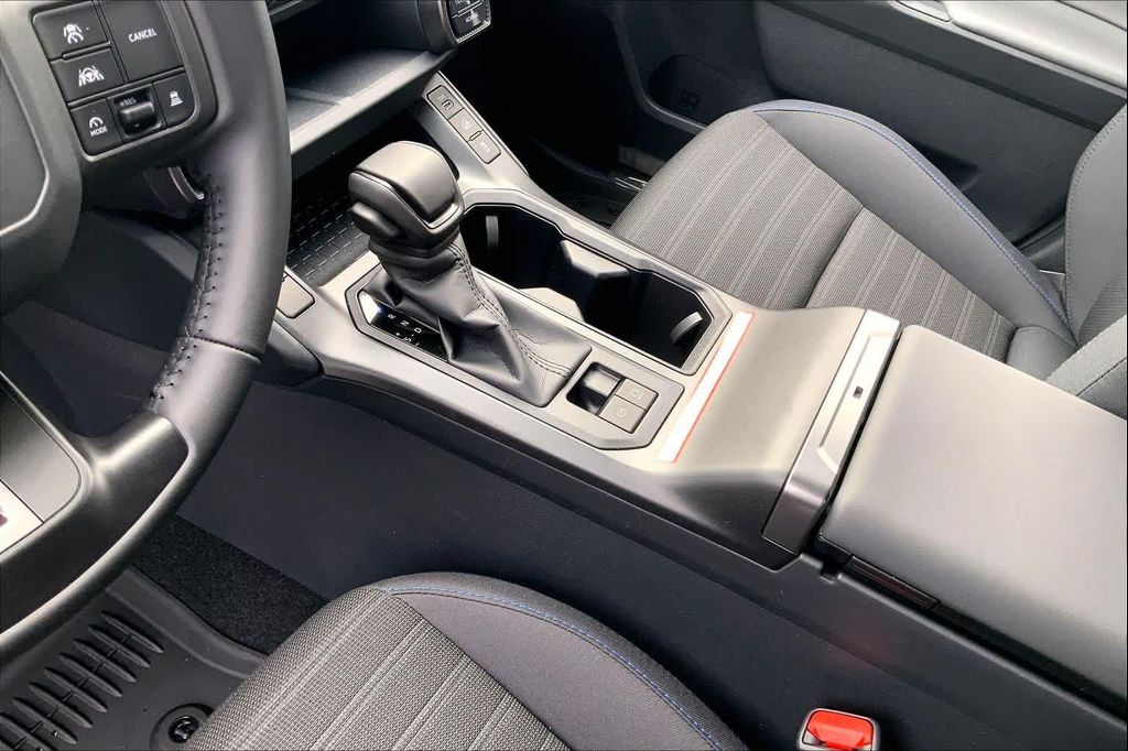 TOYOTA RAV4 - 7