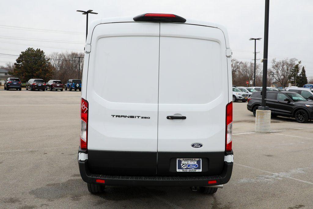 صورة مصغرة 16 لـ 2026 FORD TRANSIT-250 148 WB MEDIUM ROOF CARGO