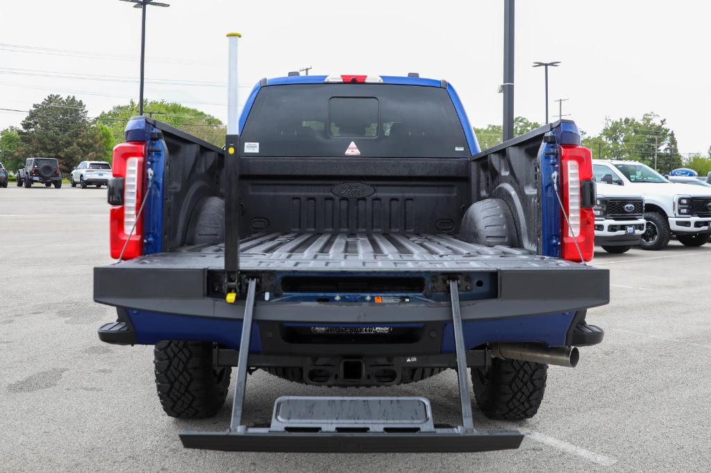 2026 FORD F-350 XLT — миниатюра 12