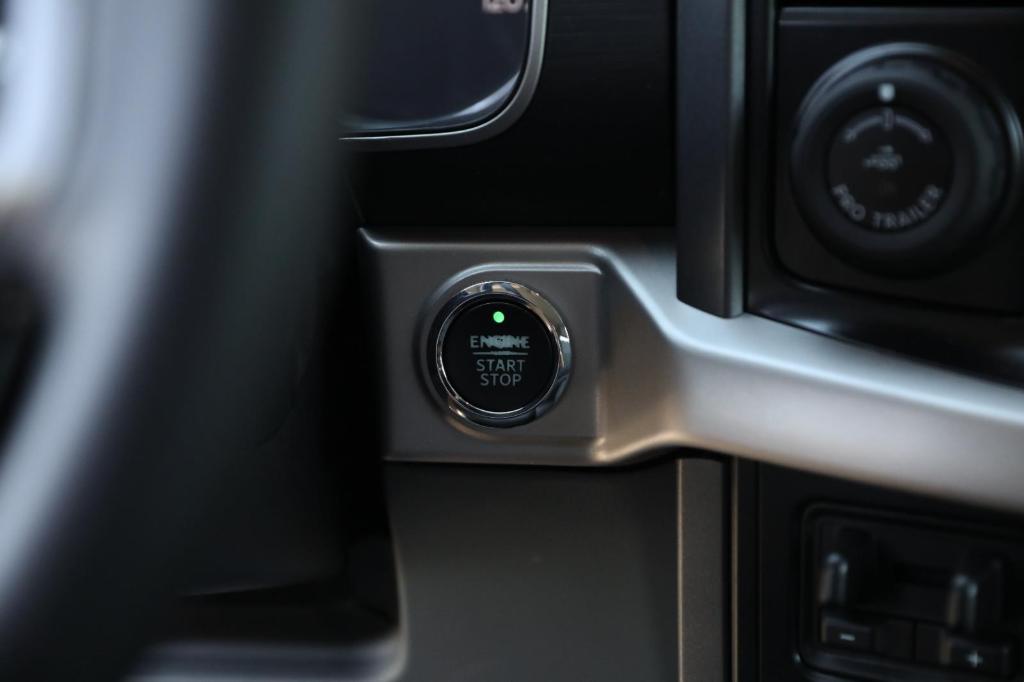 صورة مصغرة 33 لـ 2023 FORD F-150 XLT
